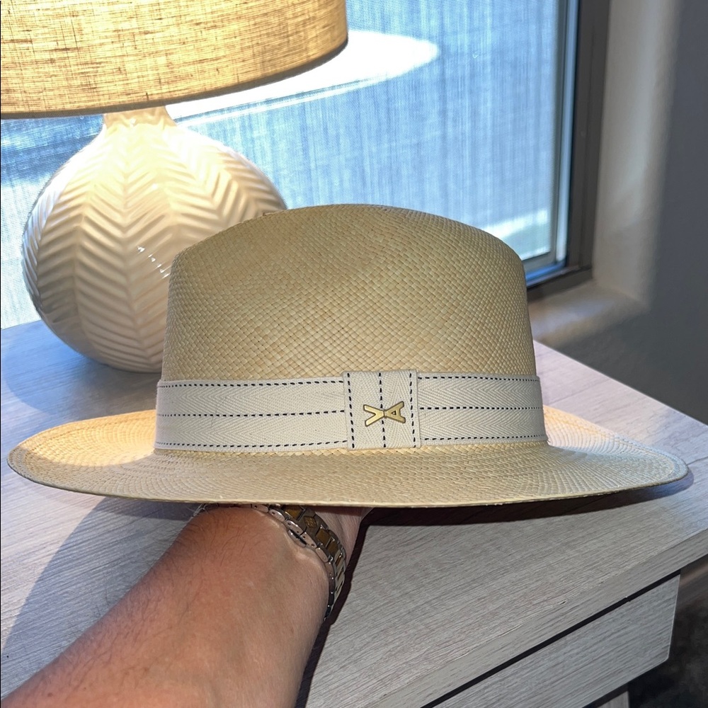 Vitamin A Women’s Cream Hat with Cream Colored Band Hold Accent Size M
